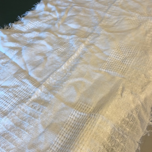 Scarf white , lrg - Picture 6 of 7